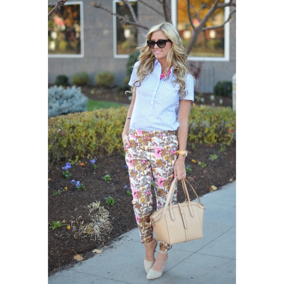 J. Crew Pants - NWT Jcrew Antiqued floral capris pants